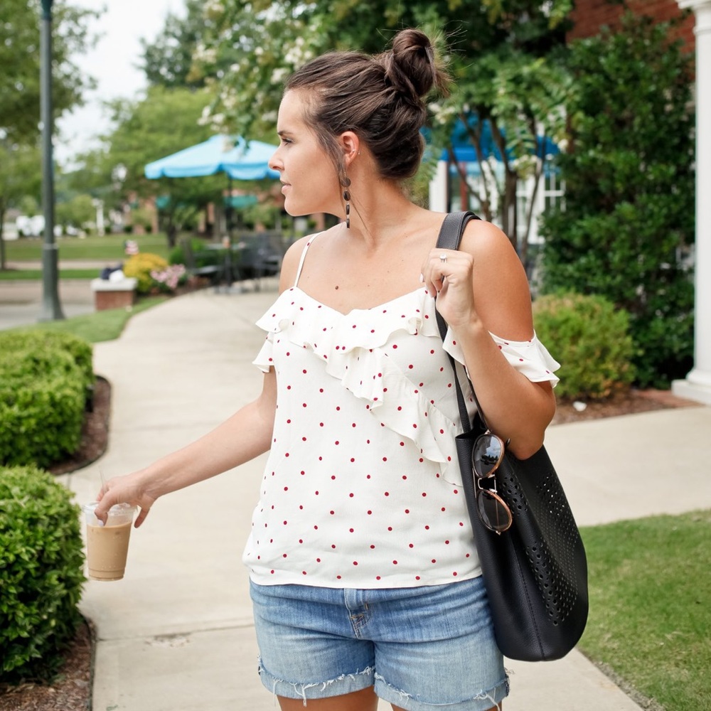 BB Dakota off the shoulder top